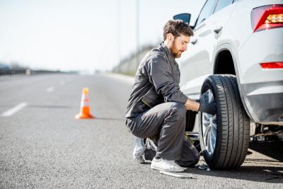 How to Know if a Car Tyre is Punctured ? - Delhi Other