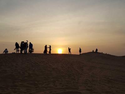 Thrill-Seeking in Dubai: Moreeb Dunes Awaits - Dubai Hotels, Motels, Resorts, Restaurants
