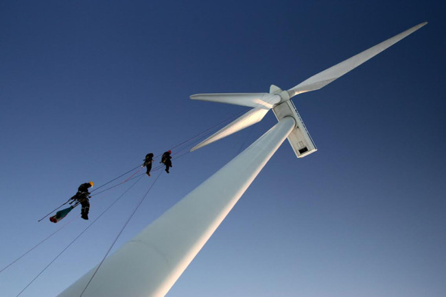 Rope Access in Wind Turbine repair & maintenance