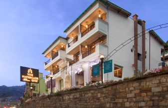 Hotel near neem karoli baba kanchi Dham