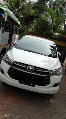 Best Kerala taxi packages - Hyderabad Trucks, Vans
