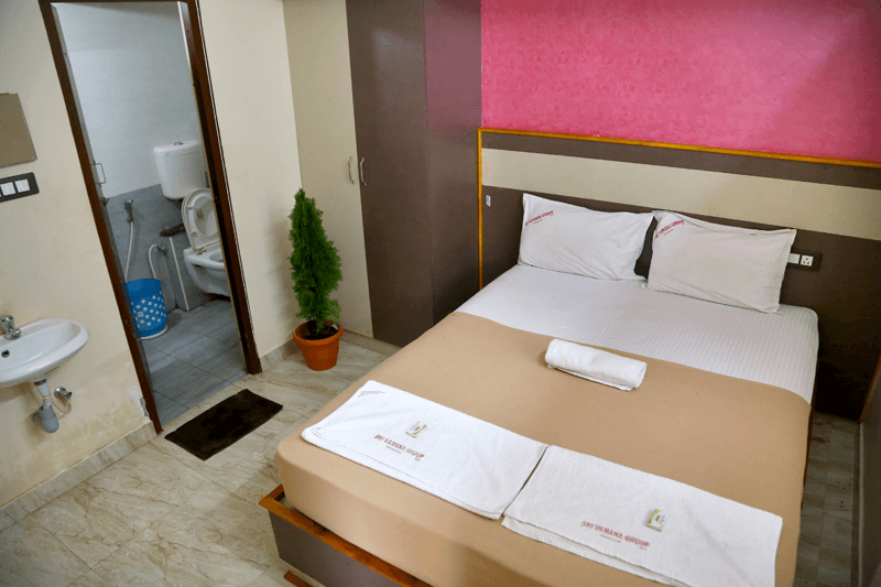 Best Hotel Rooms in Srirangam Trichy | Vashudharas - Tiruchirappalli Rooms Shared