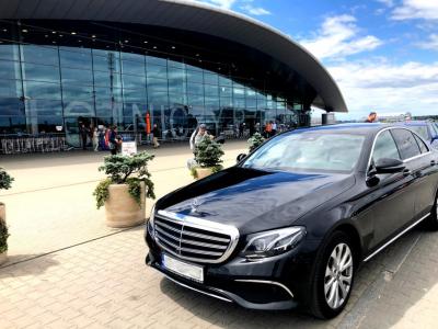 Alpine Elegance: Zurich Airport to Andermatt Transfer