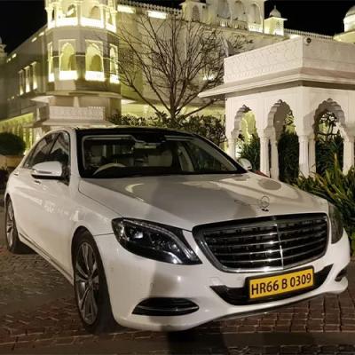 Luxury Car Rentals in Jaipur for a Premium Travel Experience