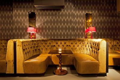 Banquette Seating - London Interior Designing