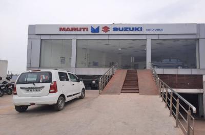 Checkout Platinum Motocorp Maruti Arena Car Showroom In Saidpur