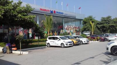 RB Cars – Premier Eeco Showroom in Godhra