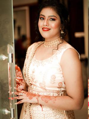 Professional bridal makeup artist in Lucknow - Lucknow Other