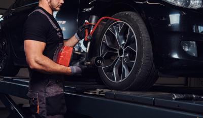 Tyre Fitting Experts in Shaftesbury – Book Your Slot Now!