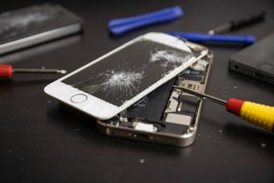 Fix iphone screen dubai | Iberrycare - Dubai Maintenance, Repair