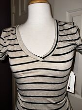 NEW NWT ~ One Clothing ~ beige & black V-NECK V-NECKED striped t-shirt ~ M